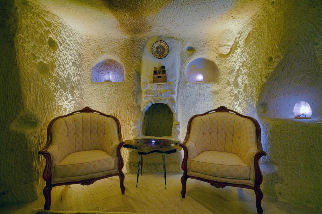 Posezení v ubytování Babili Cappadocia Cave