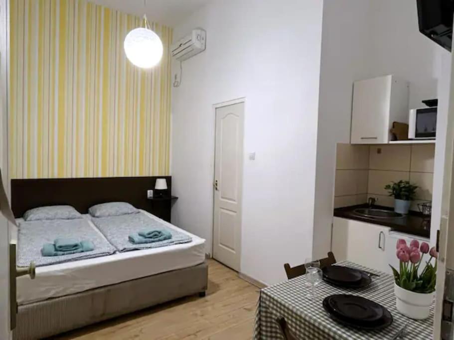 A4 Parliament Sunflower Cozy Apartment 1055 Budapest, 3 Falk Miksa utca kép - 1