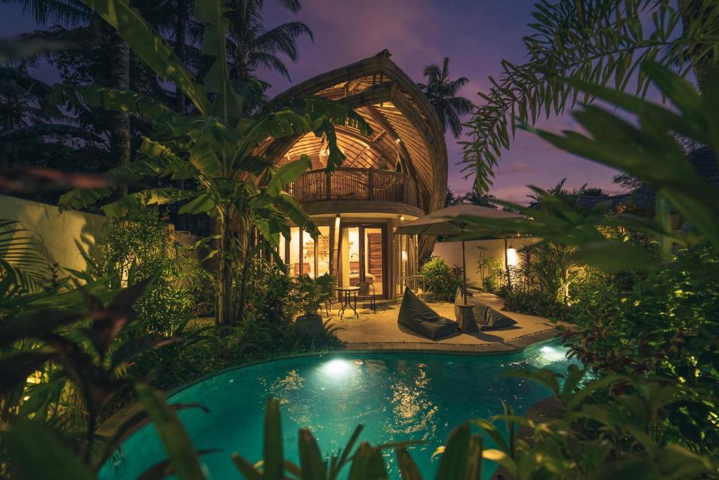 Bazén v ubytování Kayuma Villas Lombok nebo v jeho okolí