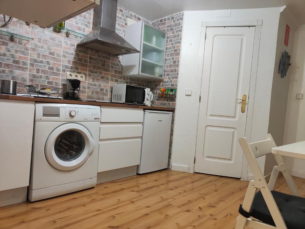 Estudios Muñoz, Alicante – Updated 2023 Prices