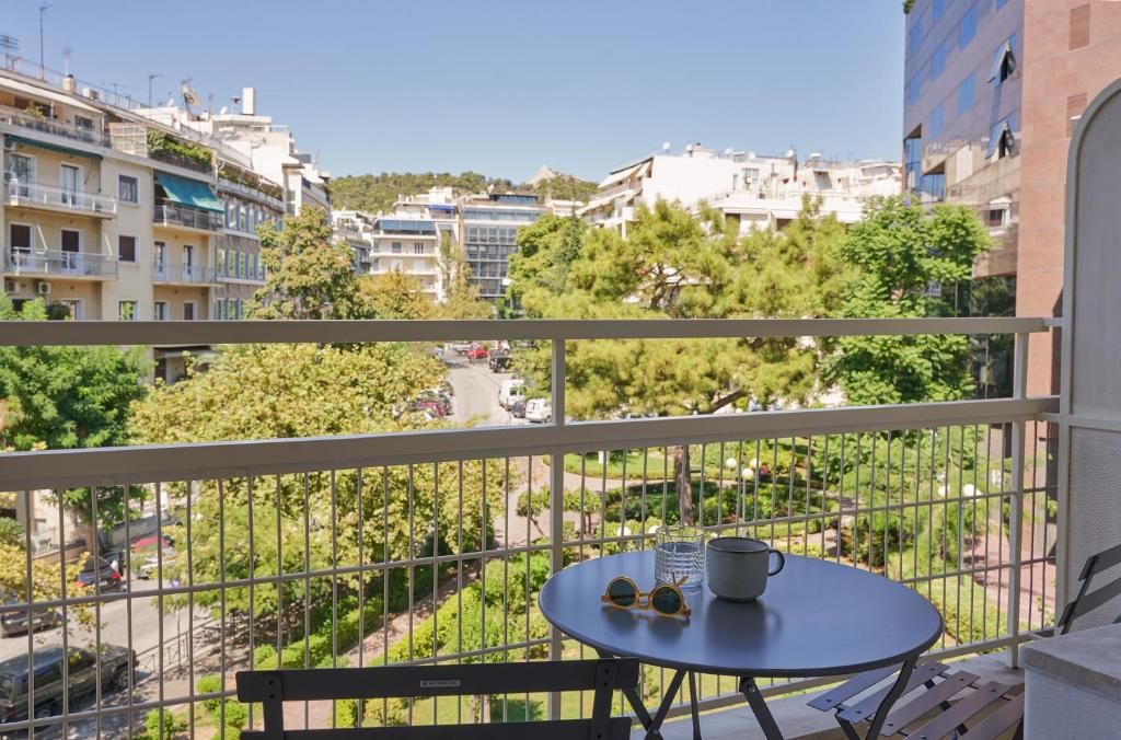 Balkon lub taras w obiekcie Urban Heights 3BD Apt, next to Hilton