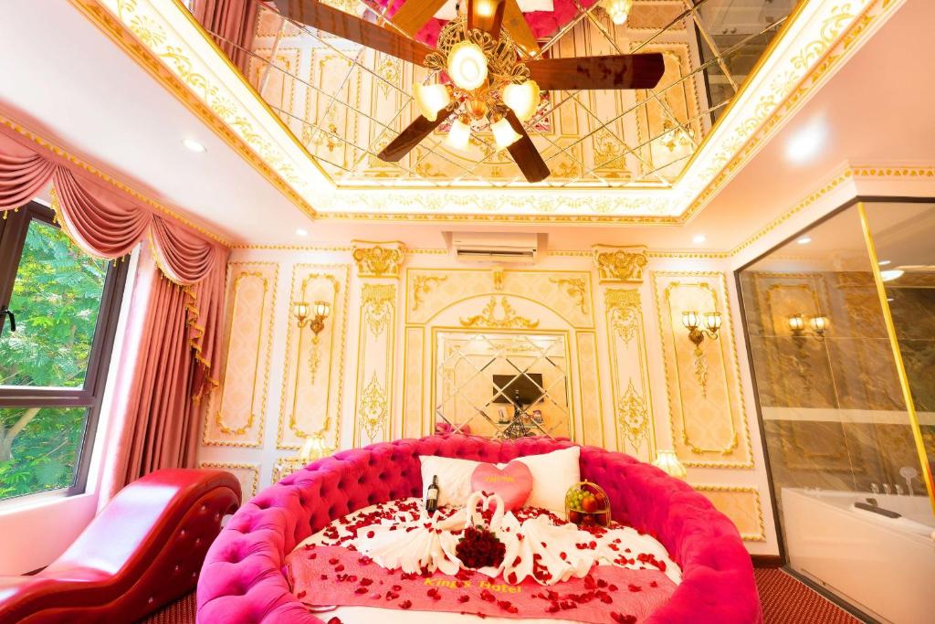 Posezení v ubytování King's Hotel Linh Đàm 1