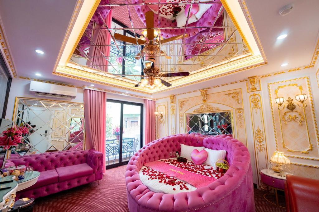 Posezení v ubytování King's Hotel Linh Đàm 2