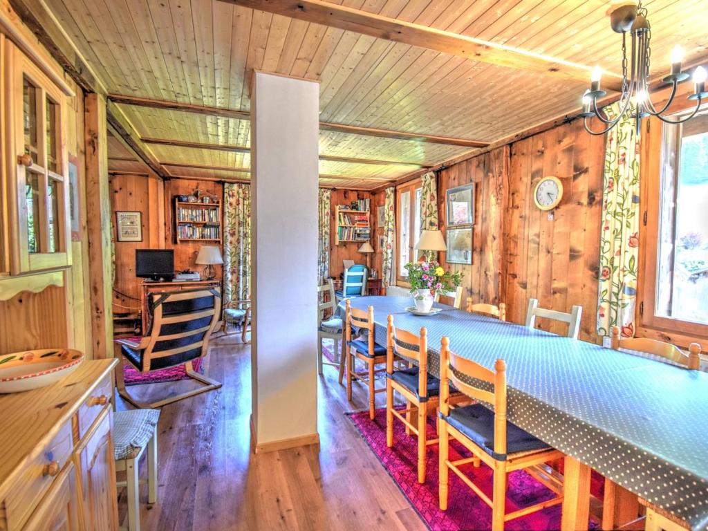 Chalet rénové à Morzine avec 5 chambres, parking et WIFI
