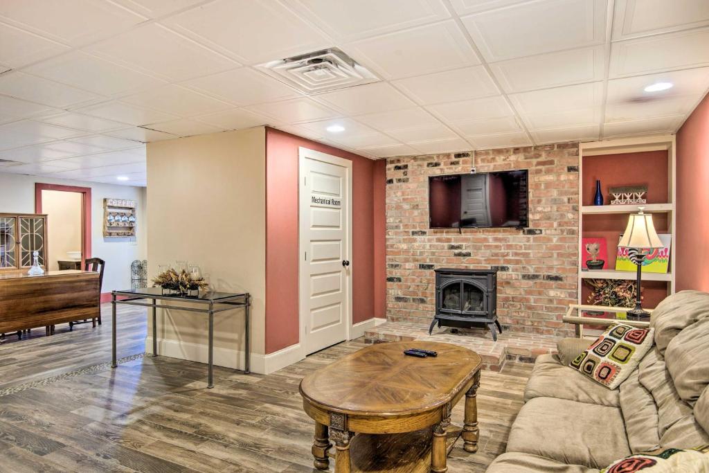 Historical South Carolina Escape with Patio!, Gaffney (updated prices 2024)