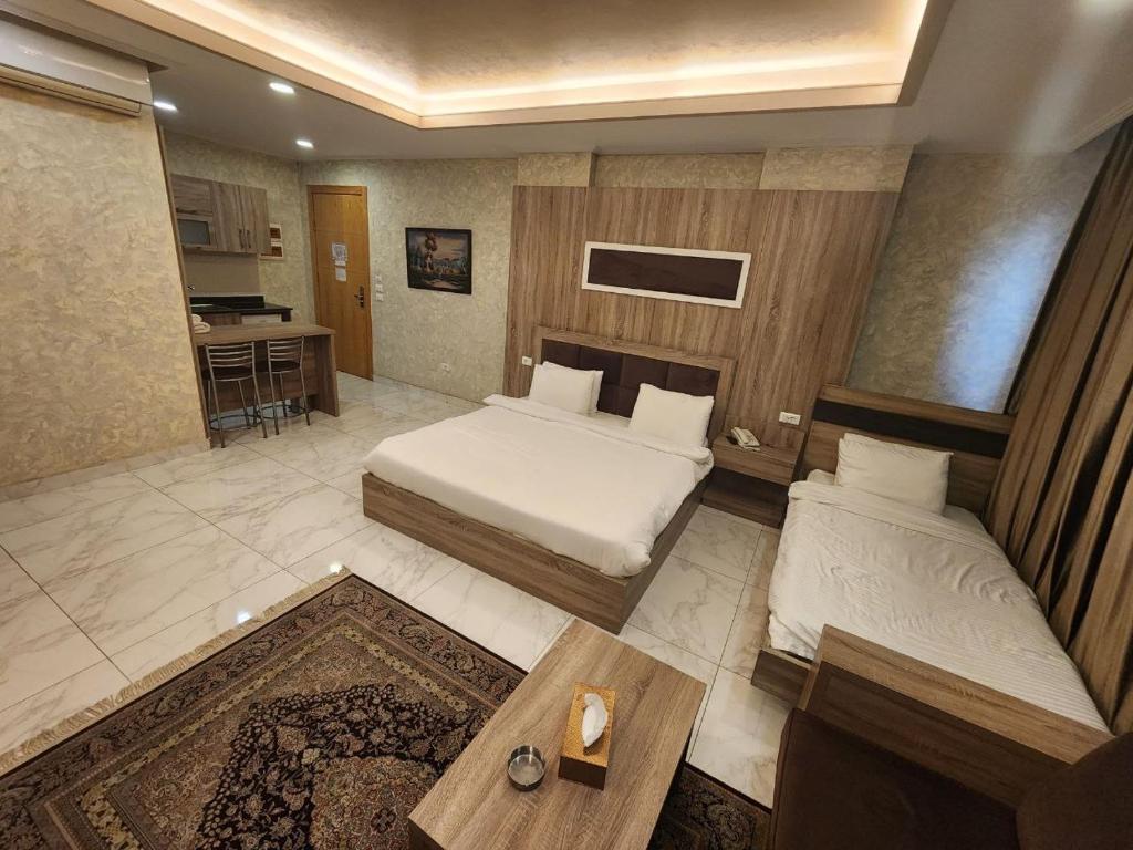 Postel nebo postele na pokoji v ubytování Pearl of Beirut Hotel & Spa