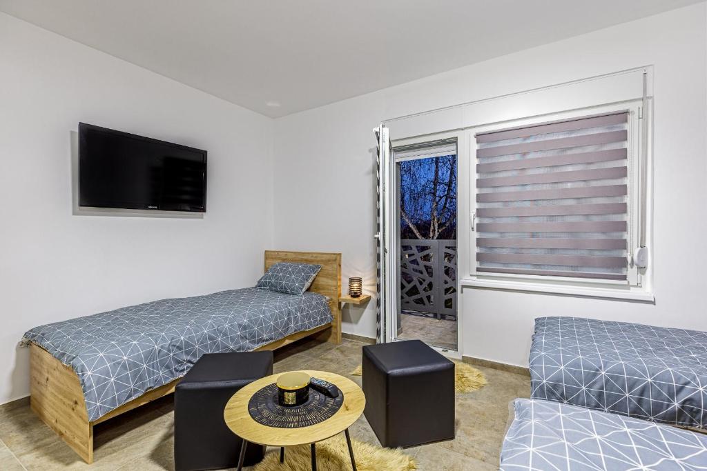 Villa Ana Bački Petrovac - Drievoudige Kamer Met Een Eigen Badkamer