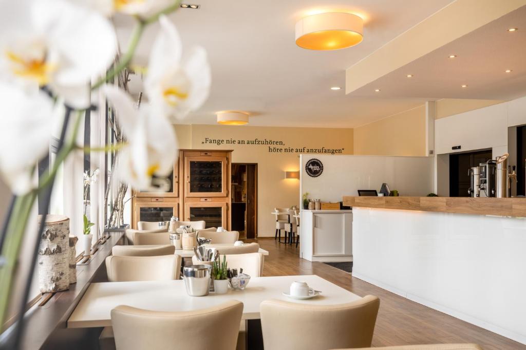 Kuchyň nebo kuchyňský kout v ubytování Garner Hotel Erlangen Süd by IHG