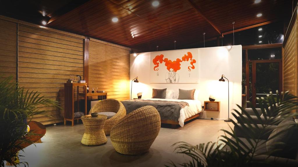 Postel nebo postele na pokoji v ubytování Coffee Lodge Cristal Glamping & Spa
