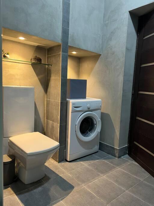 Nice studio in Baku courtyard - Apartamento De Una Habitación