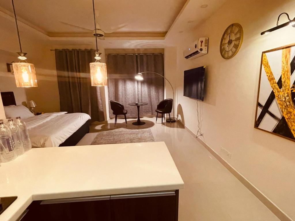High Rise Studio In Elysium Opp Centaurus