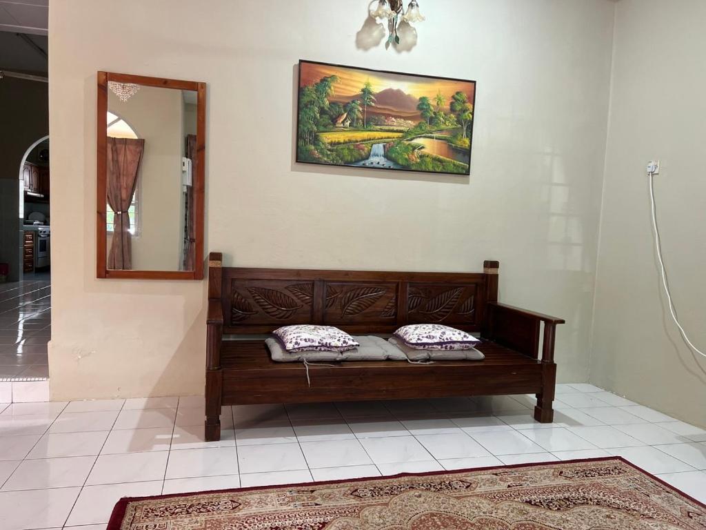 Ένα μπάνιο στο To' Teh Homestay