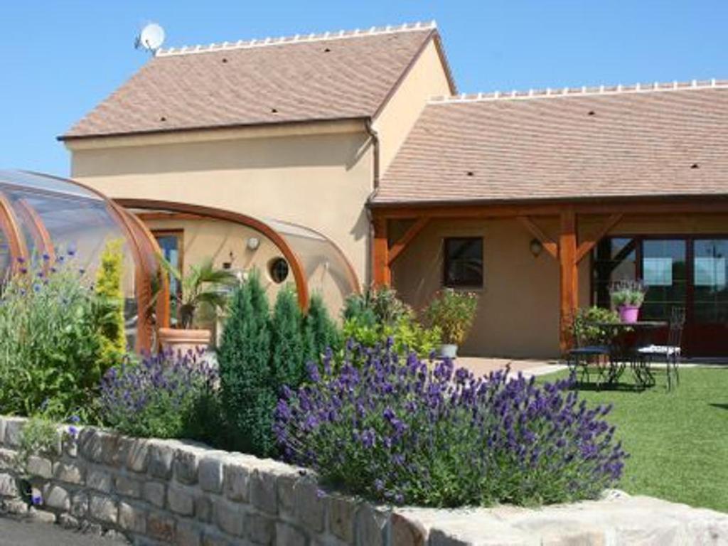 Grande Suite Familiale en Berry près du Golf et Spa - FR-1-591-393 - Family Room