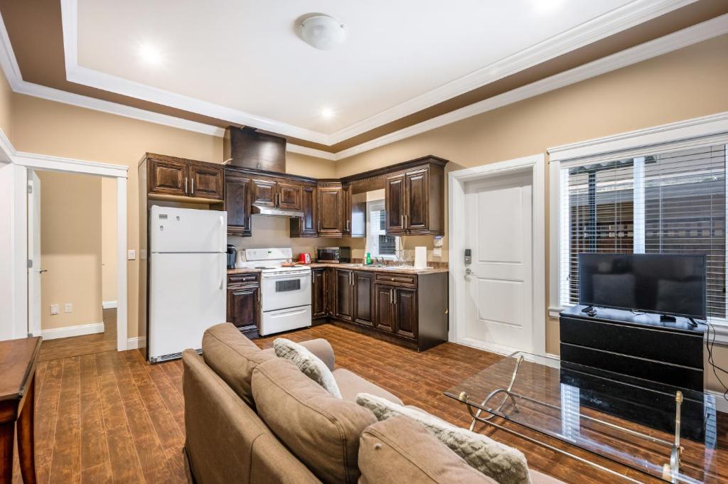 Dream home with kitchen, own entrance