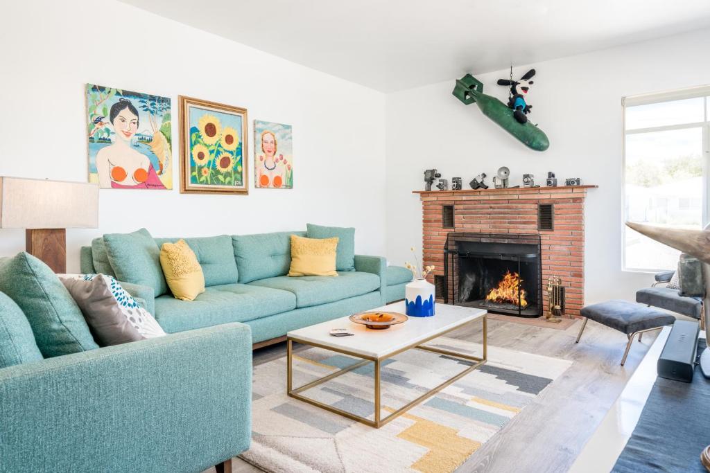 Juniper Terrace 2 Houses, 2 Kitchens, Hot Tub, Fire Pit and BB home