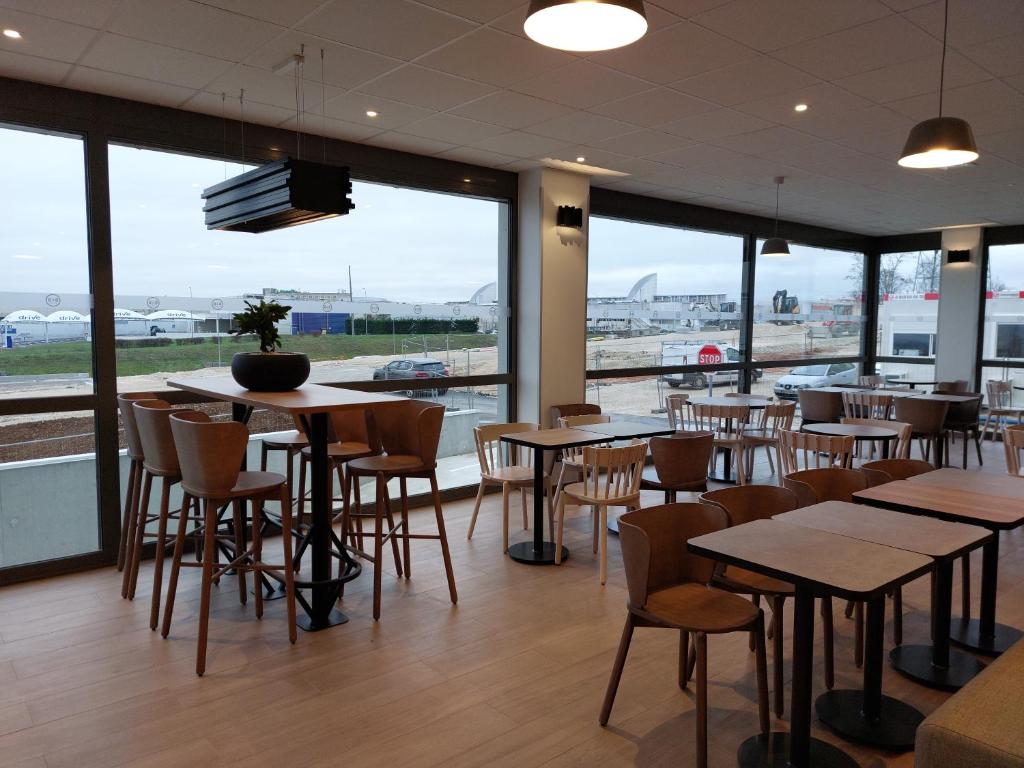 B&B HOTEL Dijon Valmy Toison d'or - Resim 19