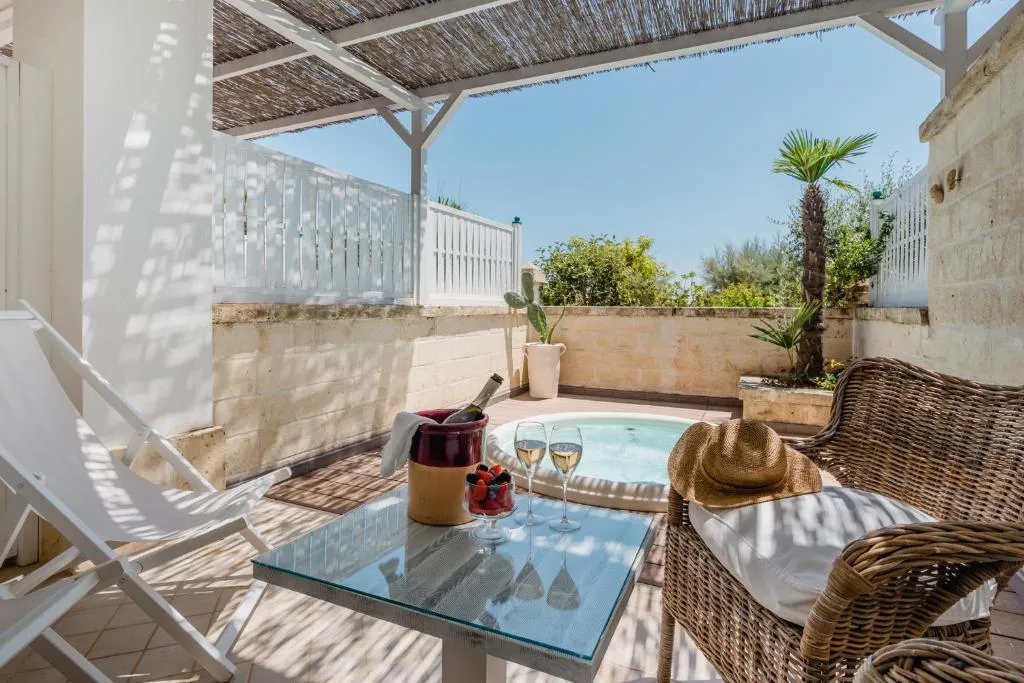 Superior Double Room with Outdoor Jacuzzi