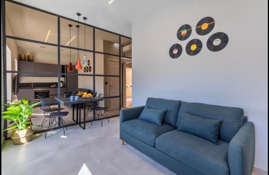 พื้นที่นั่งเล่นของ New - Designer finished 1 Bedroom apartment A 5 minutes ferry away from Valletta