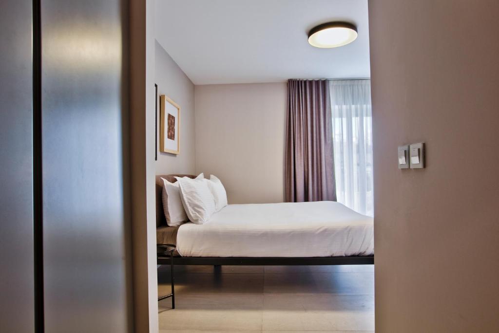 Sea Front Spacious Valletta Views Apartments - 9