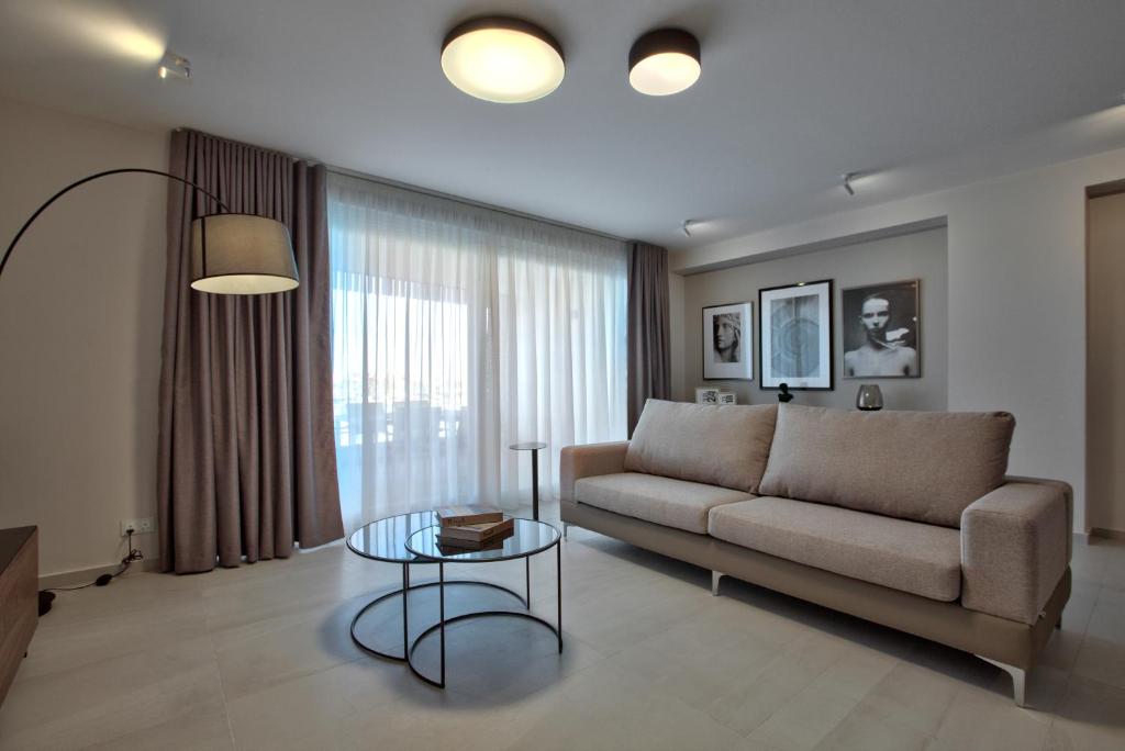 Sea Front Spacious Valletta Views Apartments - 1