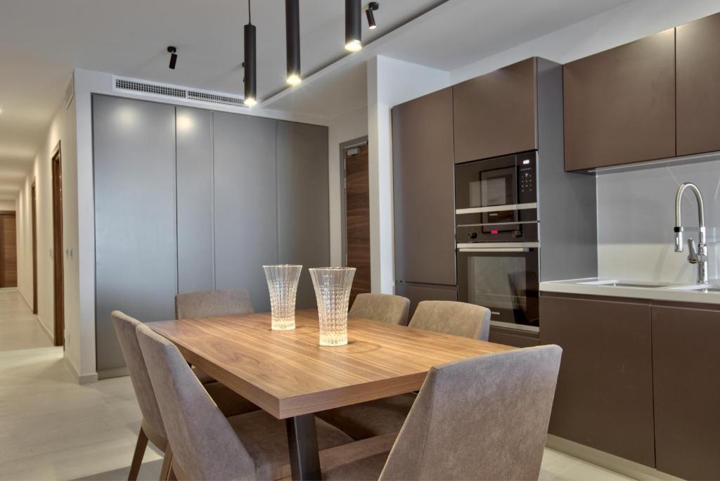 Sea Front Spacious Valletta Views Apartments - 2