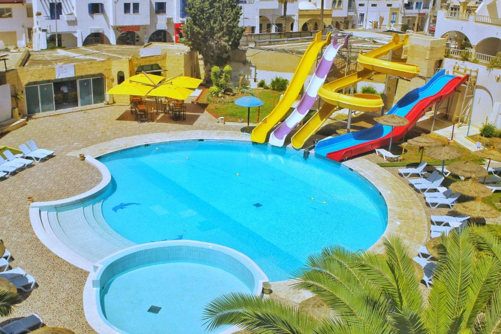 Bassein majutusasutuses Hotel El Habib Monastir või selle lähedal