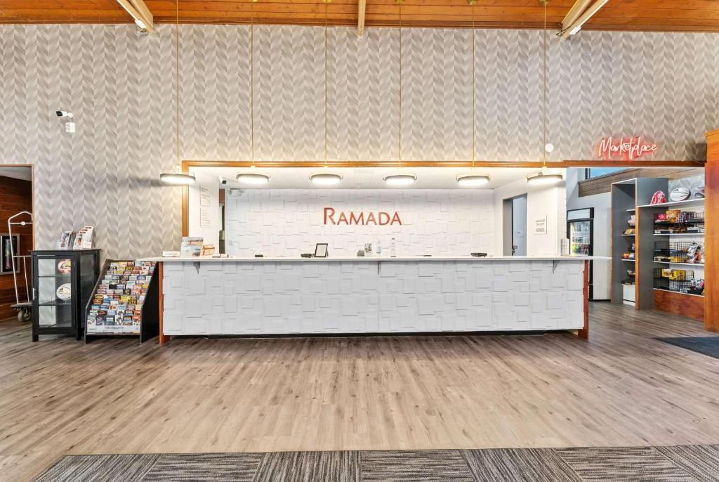 Vstupní hala nebo recepce v ubytování Ramada by Wyndham Cedar City