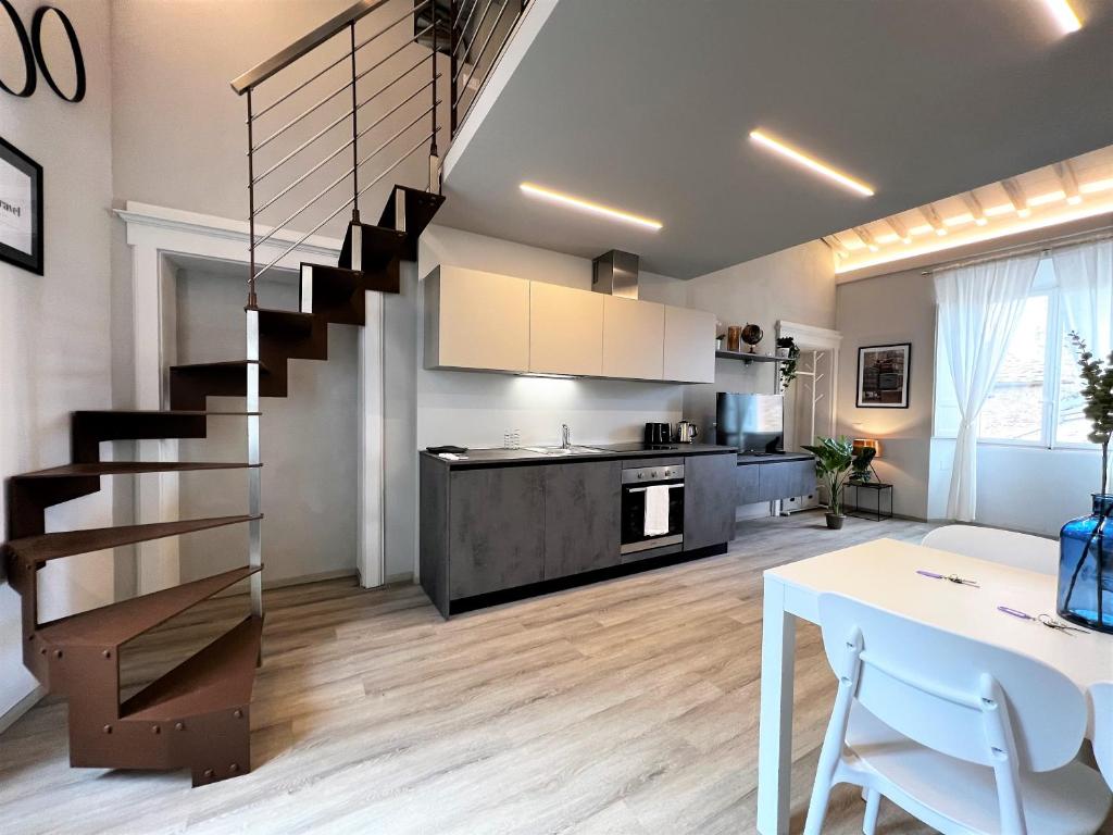 KAMI-central beautiful apartment over the roofs - One-Bedroom Apartment