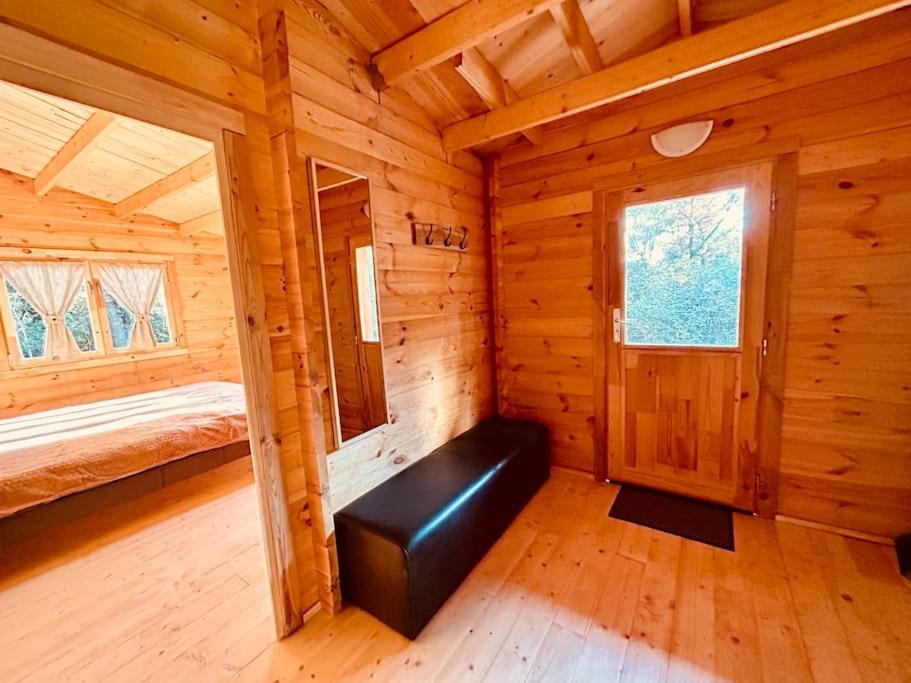 Fotografie z fotogalerie ubytování Chalet bois jacuzzi v destinaci Bessan