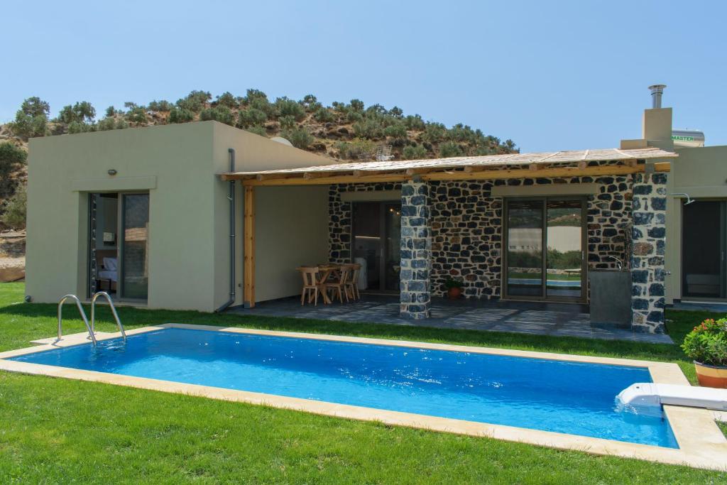 The swimming pool at or close to Villas Kozilis - Kozilis Estate