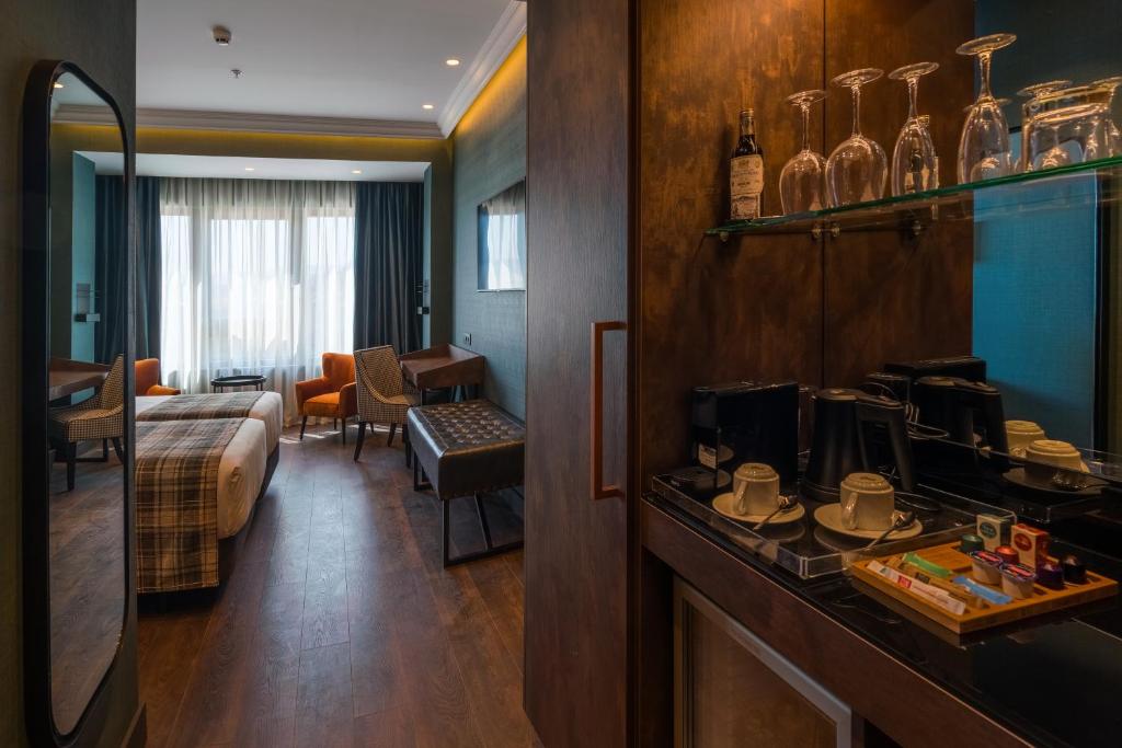 Catalonia Donosti - 4