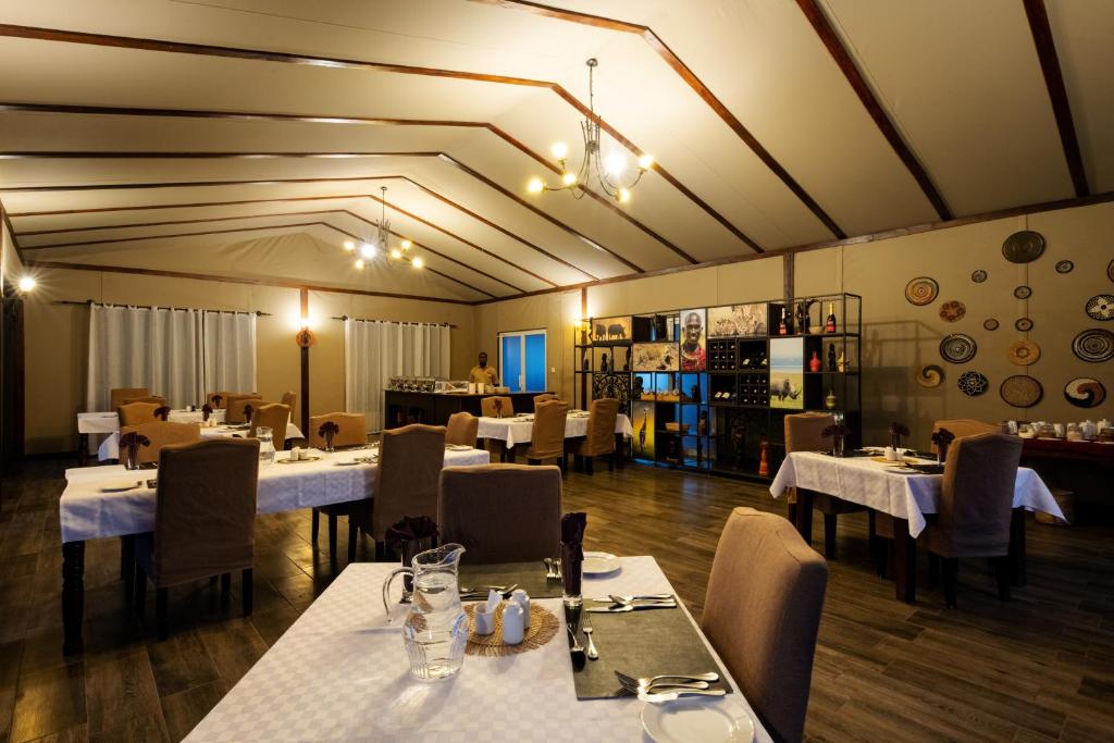 Restaurace v ubytování Serengeti Sametu Camp