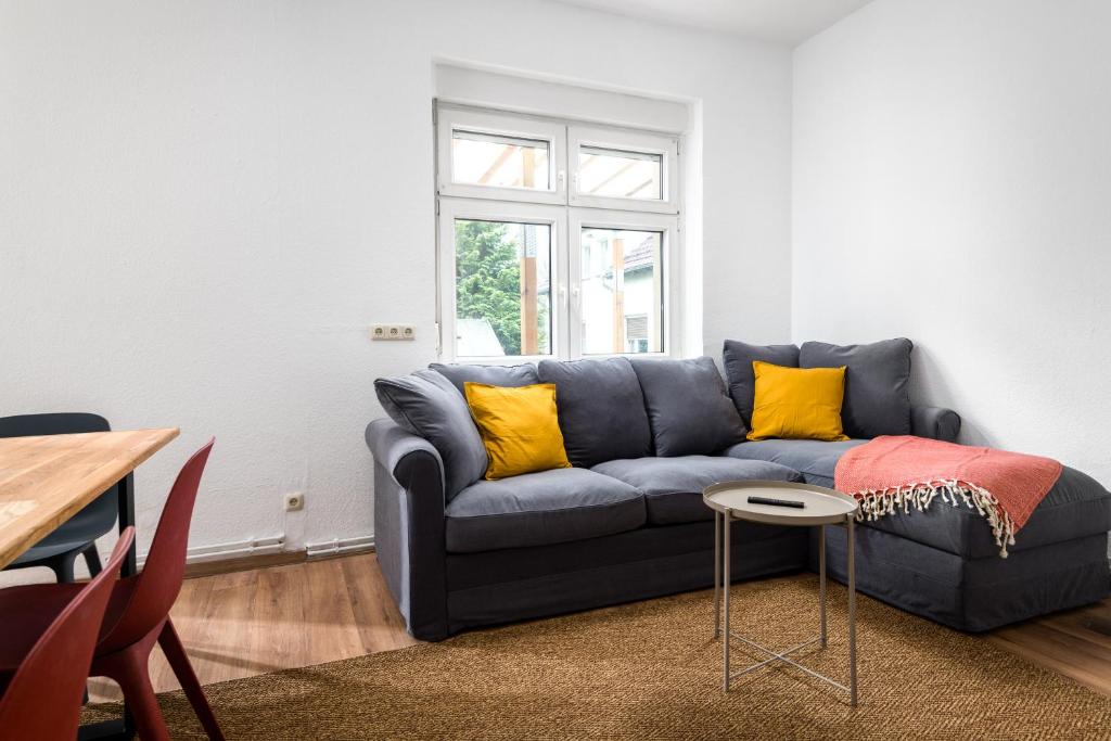 Ruhig Hell Wohnen im Grünen füßläufig zum Wasser 25min bis Flughafen - Appartement De Deux Chambres