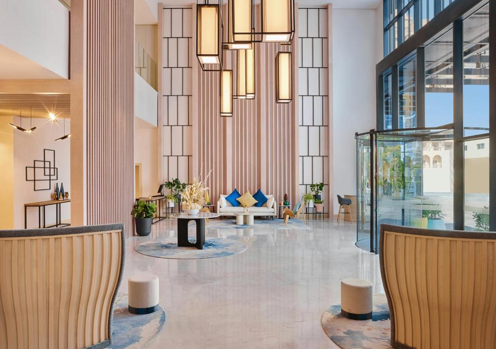 Posezení v ubytování voco Dubai The Palm by IHG