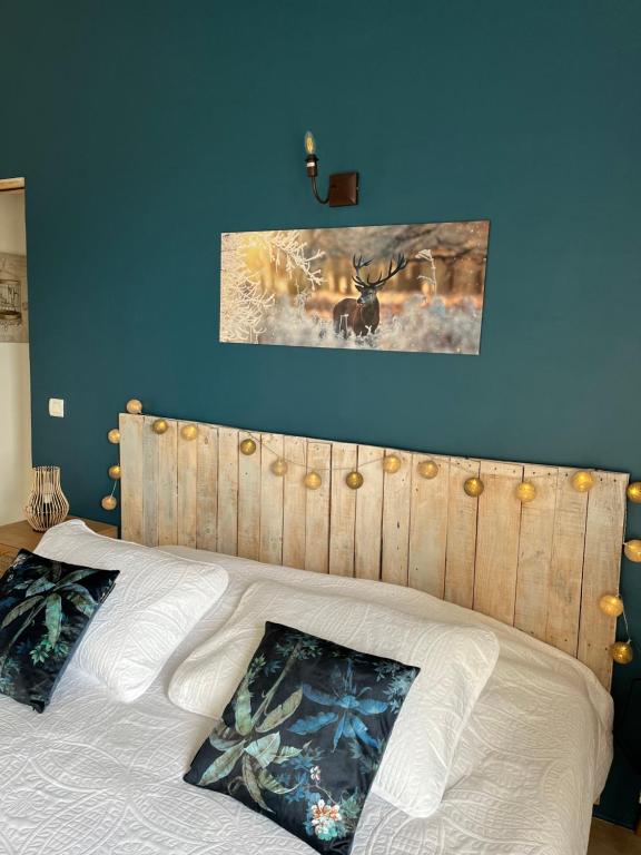 Postel nebo postele na pokoji v ubytování Maison d'hôtes Bastide St Victor à 2,5 kilomètres de Lourmarin