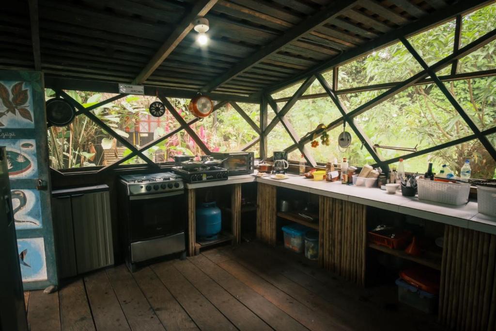 Kuchyň nebo kuchyňský kout v ubytování Maloka Napü - Ecodestinos