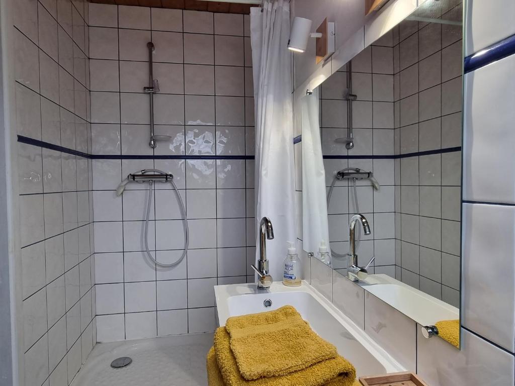 Koupelna v ubytování Chambres d'hôtes Le Gentil Home