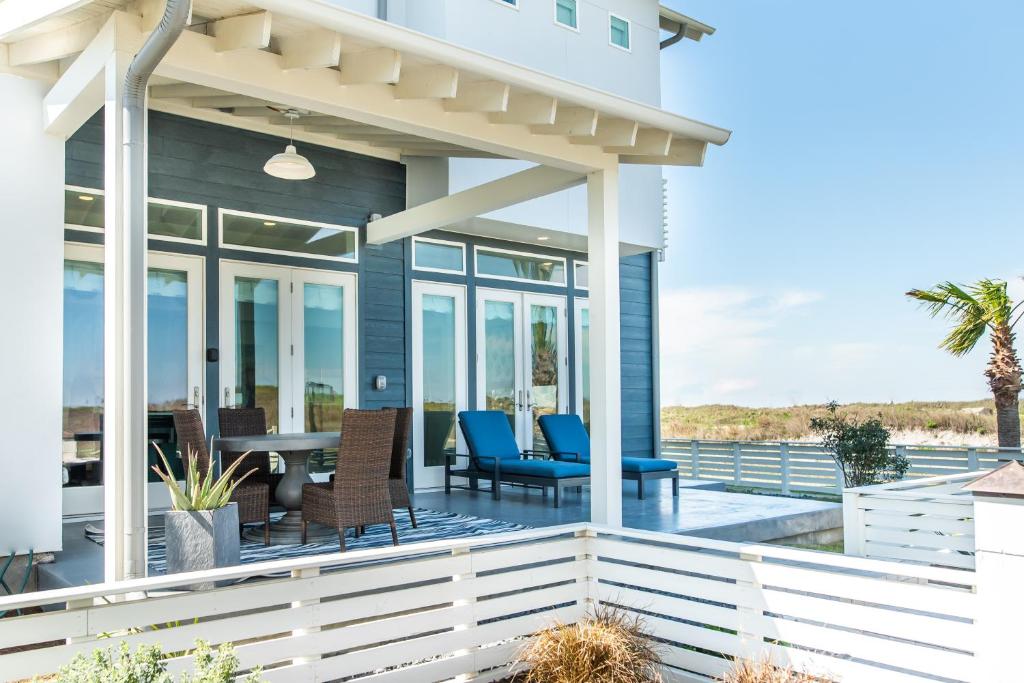 Vacation Home Casa Blanca at Sunflower Beach, Port Aransas, TX