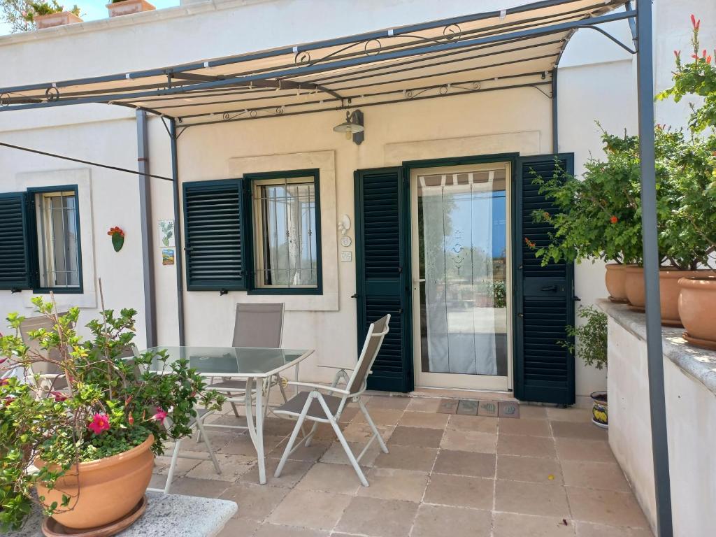 A balcony or terrace at Il Fico d'India dell'Antico orto