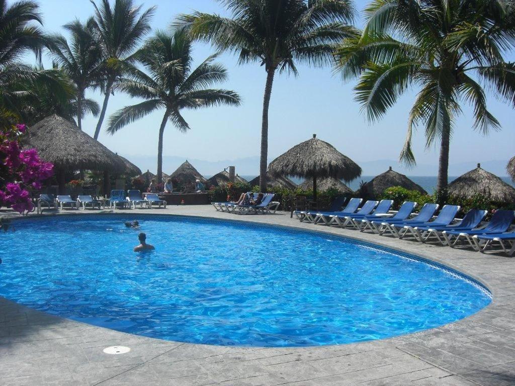 2 Br Five Star Playa Royale Residences Building