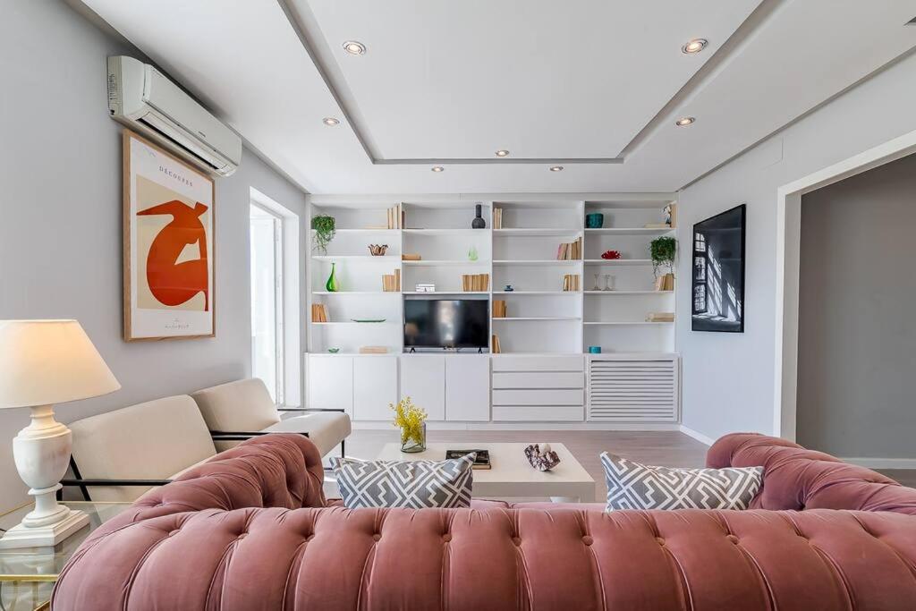 A seating area at Apartamento con terraza en Barrio de Salamanca