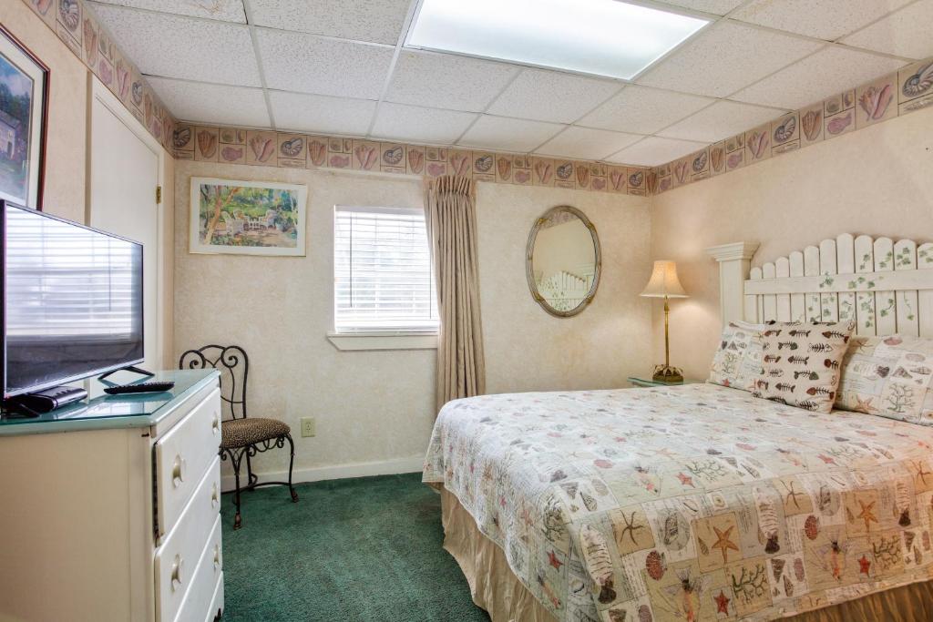 Edgewater Inn - Biloxi Beach photo