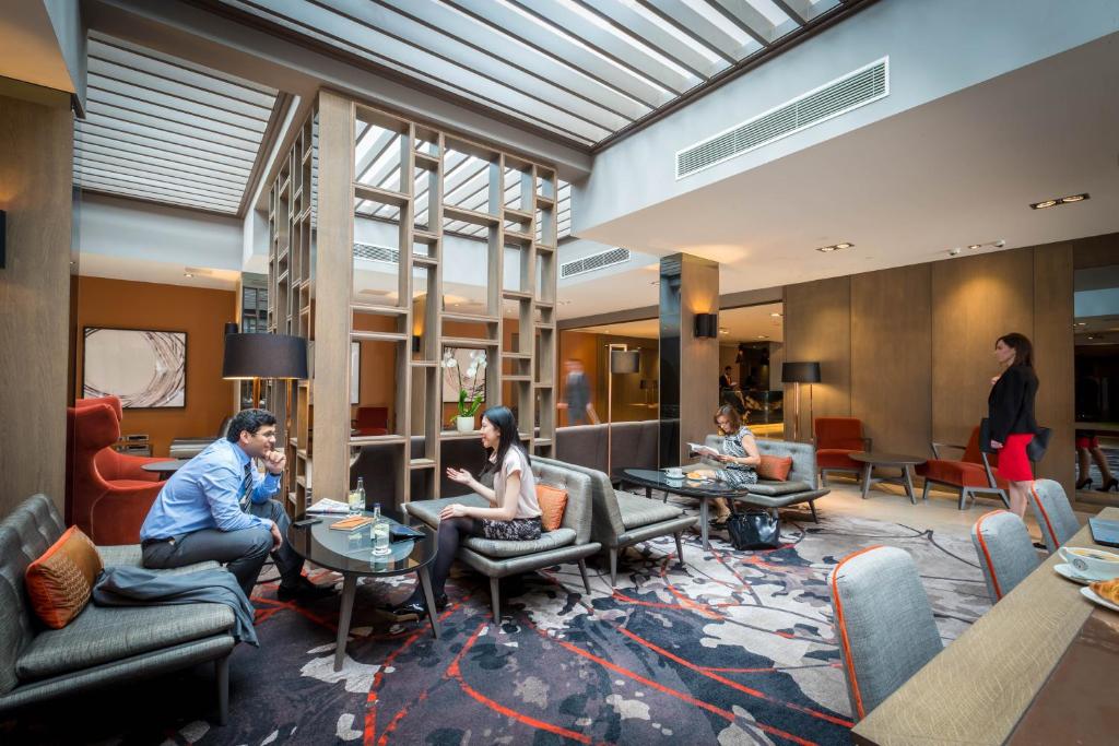 Clayton Hotel Chiswick - Deluxe Double & Single Room
