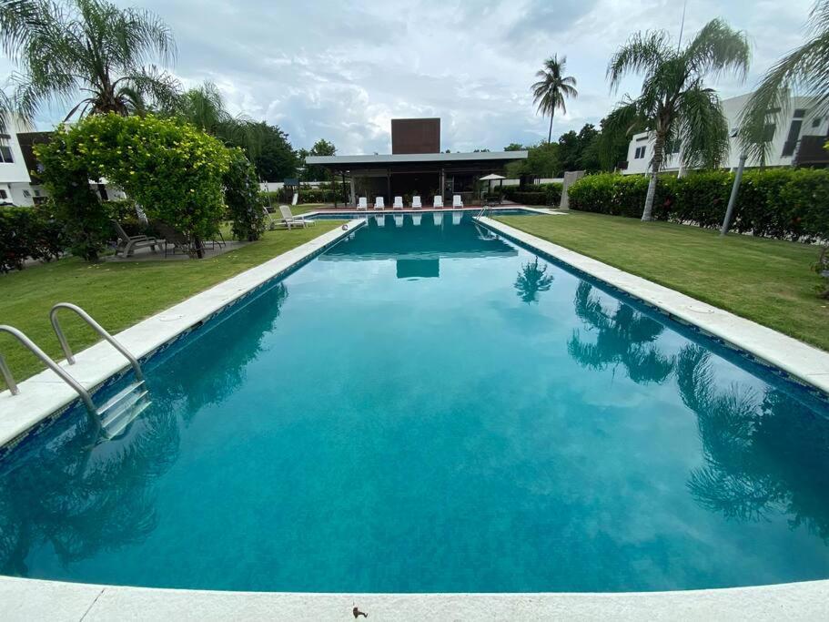 Alojamiento completo y muy confortable con servicio de alberca - Housity
