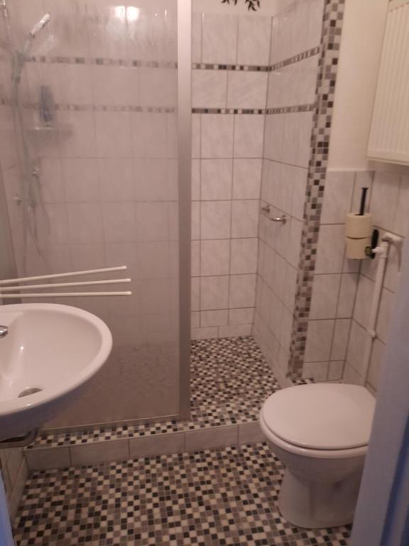 رزرو هتل، اسپیسی، آپارتمان مرکزی در نزدیکی Alexanderplatz | 09037376597