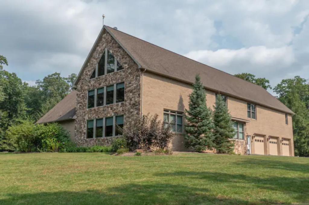 The Mountain Lodge, Elliottsburg (updated prices 2024)