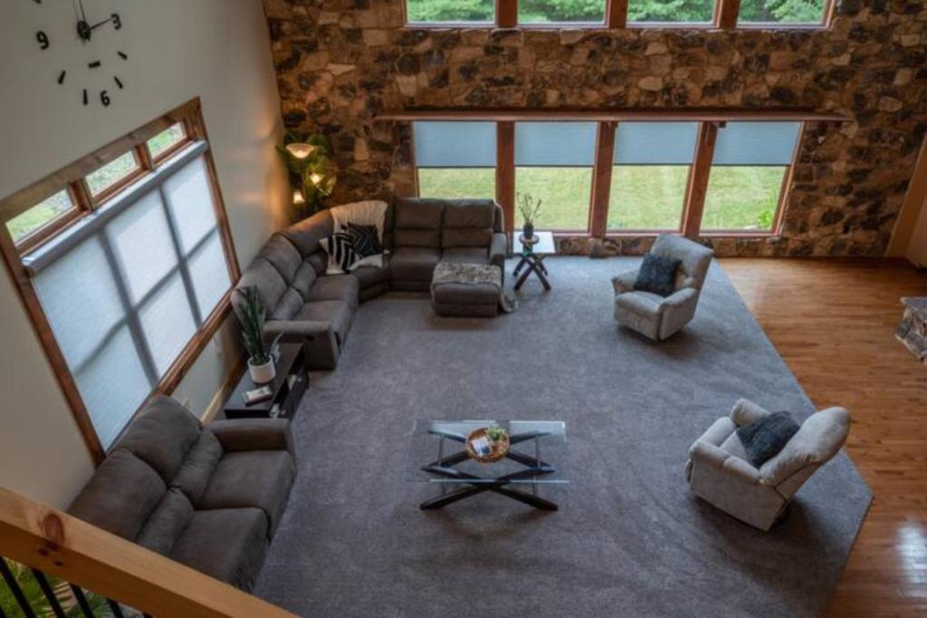 The Mountain Lodge - Maison De Vacances De Huit Chambres