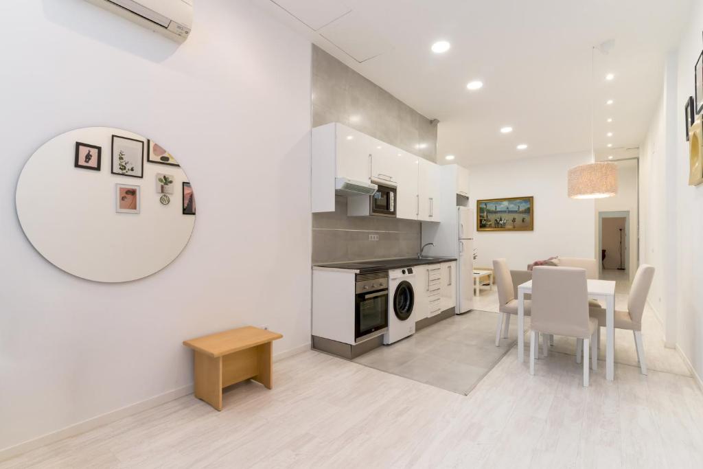 Kuchyň nebo kuchyňský kout v ubytování Acogedor y Comodo apartamento Madrid A/C