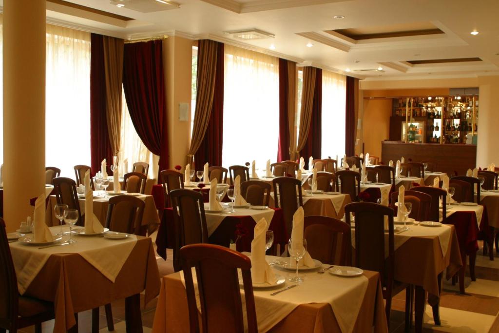 Restaurace v ubytování Almira Orion Group Hotel