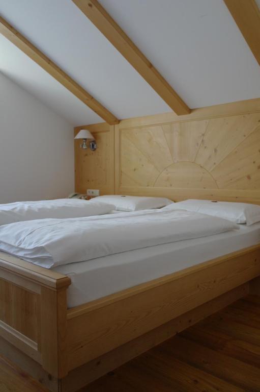 Postel nebo postele na pokoji v ubytování Naturhotel Miraval